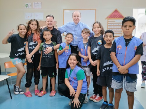 Visita do Padre e Bispo na UEI América Sabóia