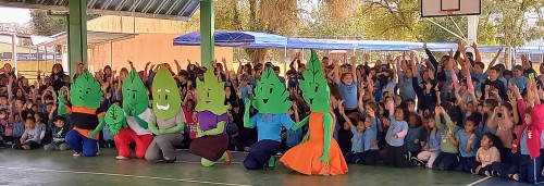 Uma visita sustentável: aprendendo com a Família Folhas!